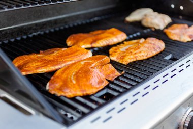 Balıklı taco açık gaz için ızgara cod ızgara.