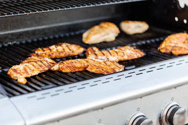 Asar Bacalao Para Tacos Pescado Parrilla Gas Aire Libre —  Fotos de Stock