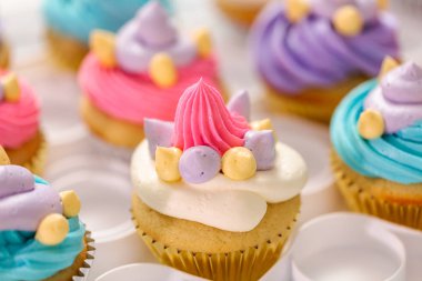 Unicorn Tema vanilyalı kek çocukların Doğum günü partisi için.