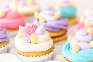 Unicorn Tema vanilyalı kek çocukların Doğum günü partisi için.