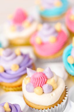 Unicorn Tema vanilyalı kek çocukların Doğum günü partisi için.