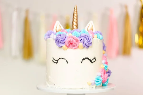 Einhornkuchen Mit Buntem Buttercreme Zuckerguss — Stockfoto