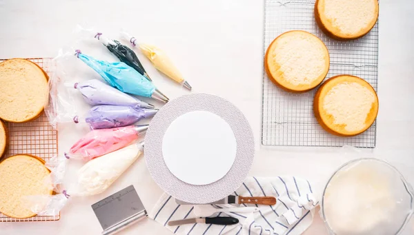 Making Unicorn Cake Buttercream Icing Kids Birthday — Stock Photo, Image