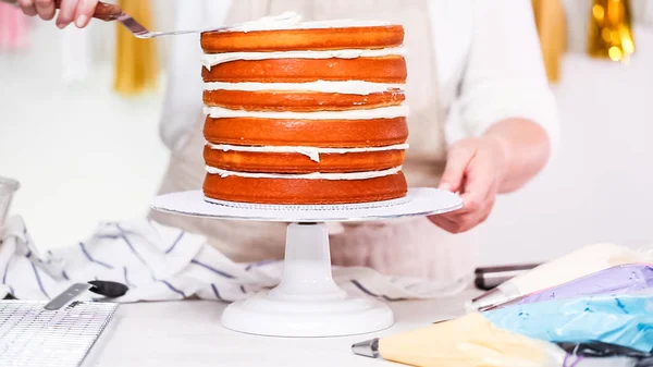 Passo Dopo Passo Pasticcere Fare Torta Unicorno Festa Compleanno Della — Foto Stock