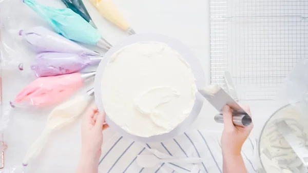 Passo Passo Chef Pastelaria Fazendo Bolo Unicórnio Para Festa Aniversário — Fotografia de Stock