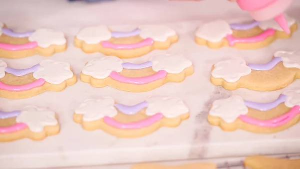 Décorer Des Biscuits Sucre Forme Unocrn Avec Glaçage Royal Pour — Photo