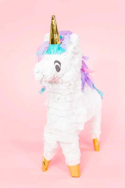 Pinata Unicornio Grande Sobre Fondo Rosa — Foto de Stock