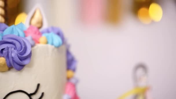 Gros Plan Gâteau Licorne Fête Anniversaire Petite Fille — Video