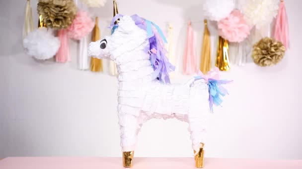 Grote Unicorn Pinata Roze Achtergrond — Stockvideo