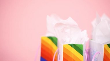 Küçük kızın Doğum günü partisinde tek boynuzlu at temalı Doğum günü partisi tercih