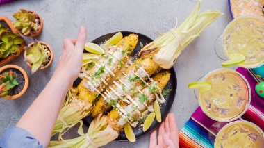 Meksika Mısır koçanı Elote yapma.