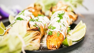 Meksika Mısır koçanı Elote yapma.