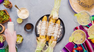 Meksika Mısır koçanı Elote yapma.