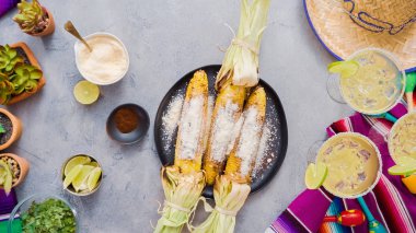 Meksika Mısır koçanı Elote yapma.