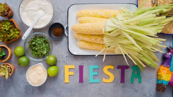 Festa Assina Mesa Com Milho Mexicano Espiga Elote — Fotografia de Stock