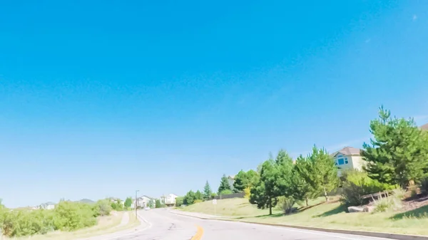 Conducir Por Carreteras Pavimentadas Barrio Suburbano Sur Denver Colorado — Foto de Stock