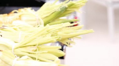 Meksika Caddesi Mısır elote açık gaz ızgara ızgara.