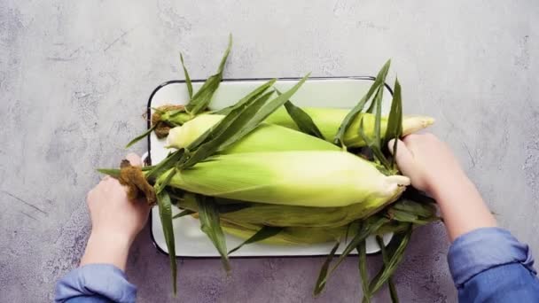 Schritt Für Schritt Bio Mais Für Mexikanischen Mais Auf Dem — Stockvideo