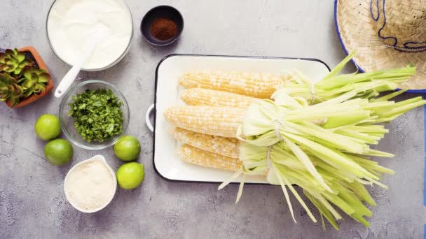 Krok Kroku Patroszenie Organicznych Kukurydzy Meksykańskiej Kukurydza Kolby Elote — Wideo stockowe