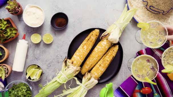 Langkah Demi Langkah Membuat Jagung Meksiko Pada Elote Tongkol — Stok Video