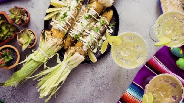 Step Step Mexican Corn Cob Elote Garnished Spices Fresh Cilantro — Stock Video