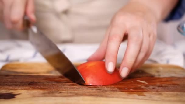 Passo Passo Cortando Maçãs Vermelhas Para Enchimento Para Fazer Empanadas — Vídeo de Stock