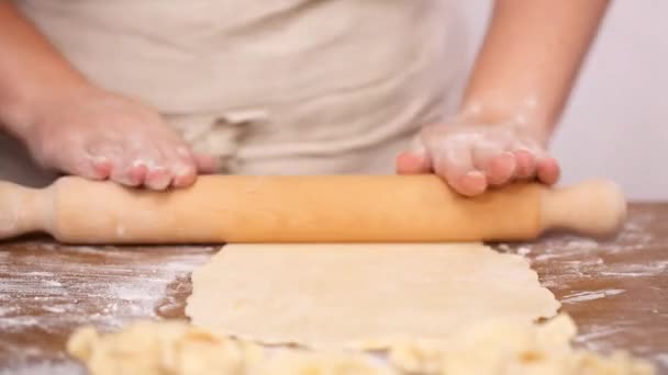 Stap Voor Stap Rollend Deeg Voor Home Made Empanadas — Stockvideo