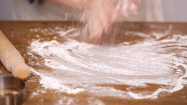 Adım adım. Hamur için ev yapımı empanadas haddeleme