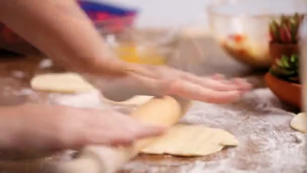 Desfasamento Temporal Passo Passo Fazendo Empanadas Feitas Casa Com Diferentes — Vídeo de Stock