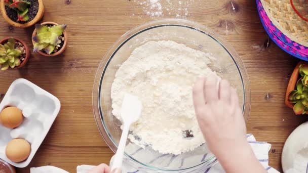 Flat Lag Stap Voor Stap Mengen Van Ingrediënten Het Maken — Stockvideo