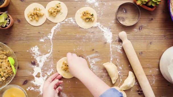 Acostado Paso Paso Hacer Empanadas Caseras Con Pollo Maíz Parrilla — Vídeos de Stock