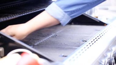 Pişirme önce temizlik açık gaz ızgara