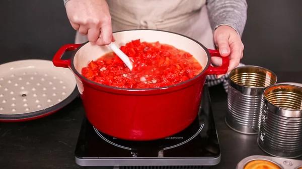 Paso Paso Cocinar Chile Pavo Horno Holandés Esmaltado Cubierto Hierro — Foto de Stock