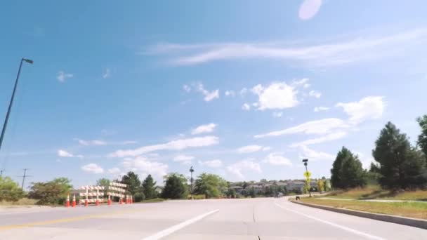 Denver Colorado Usa September 2018 Driving Paved Roads Suburban Neighborhood — Stock Video