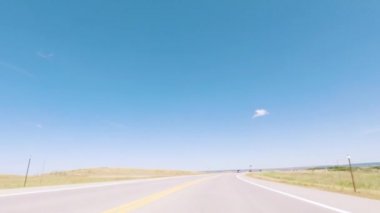 Denver, Colorado, ABD-Eylül 8, 2018 - Denver, Colorado güneyinde kırsal alanda döşeli yolda sürüş