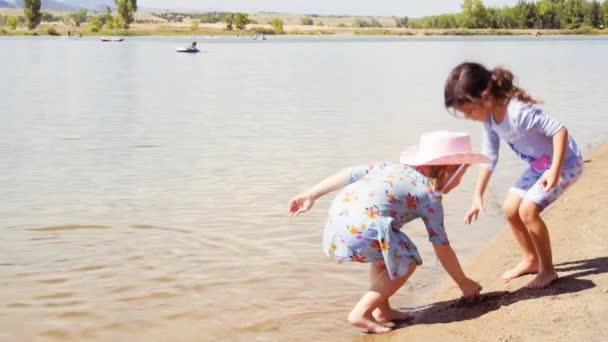 Slow Motion Little Girls Playing Small Beach Chatfield State Park — Stock Video
