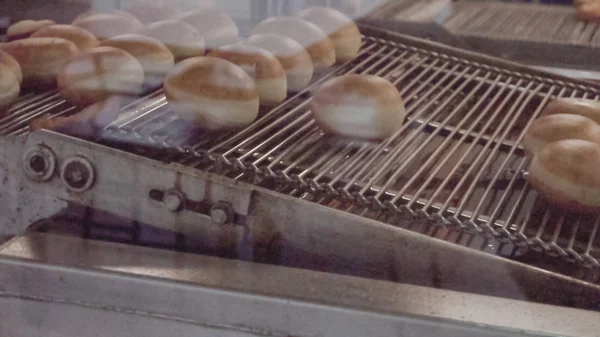 Produção Industrial Rosquinhas Por Máquina — Fotografia de Stock