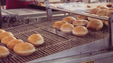 Donuts makine tarafından sanayi üretim