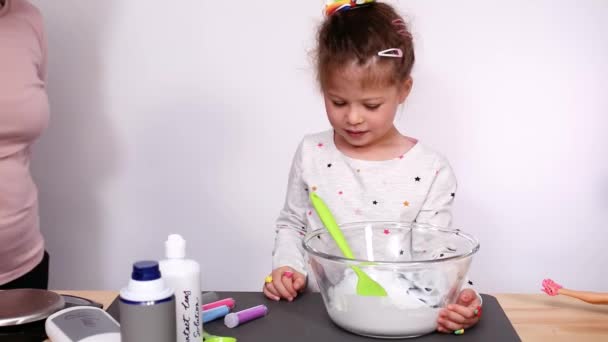 Step Step Mother Daughter Making Colorful Fluffy Slime — Stock Video