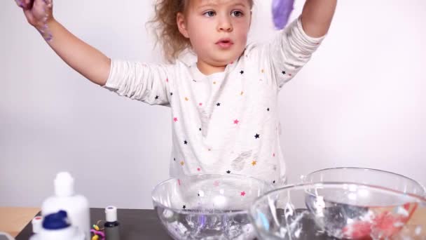 Step Step Mother Daughter Making Colorful Fluffy Slime — Stock Video