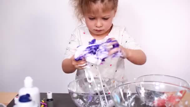 Time Lapse Step Step Mother Daughter Making Colorful Fluffy Slime — Stock Video