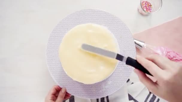 Zaman Atlamalı Adım Adım Düz Yatıyordu Doğum Günü Pastası Beyaz — Stok video