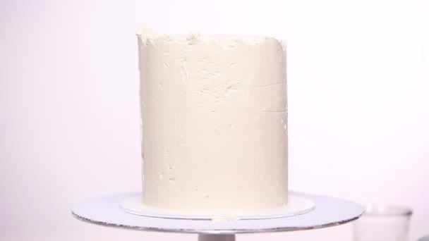 Шаг Шагом Глазурь Высокий Торт День Рождения Белым Кремом Глазури — стоковое видео