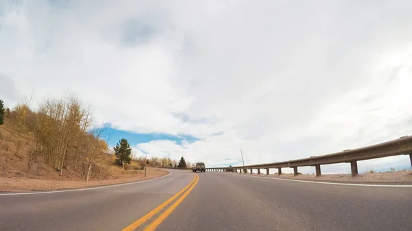 秋山高速道路 コロラドスプリングスに走行 — ストック写真