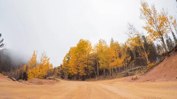 Езда Небольшим Горным Грунтовым Дорогам Колорадо Спрингс Калека Осенью — стоковое фото