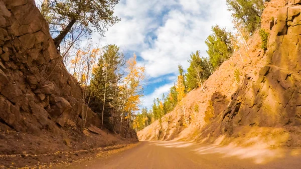 Vezetés Kis Hegyi Földutak Colorado Springs Nyomorék Patak Őszi — Stock Fotó