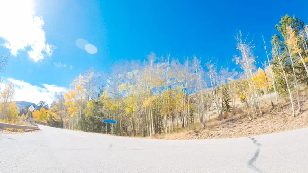山高速道路 ビクトルに秋の走行 — ストック写真