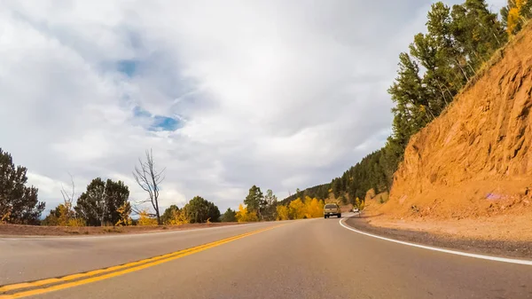 Rijden Berg Snelweg Naar Colorado Springs Herfst — Stockfoto