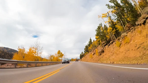 Jazdy Autostradą Góry Colorado Springs Jesieni — Zdjęcie stockowe