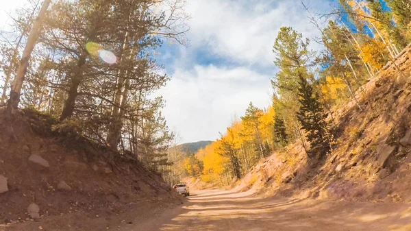 Водіння Невеликому Гірському Грунтові Дороги Колорадо Спрінгс Каліка Крик Восени — стокове фото